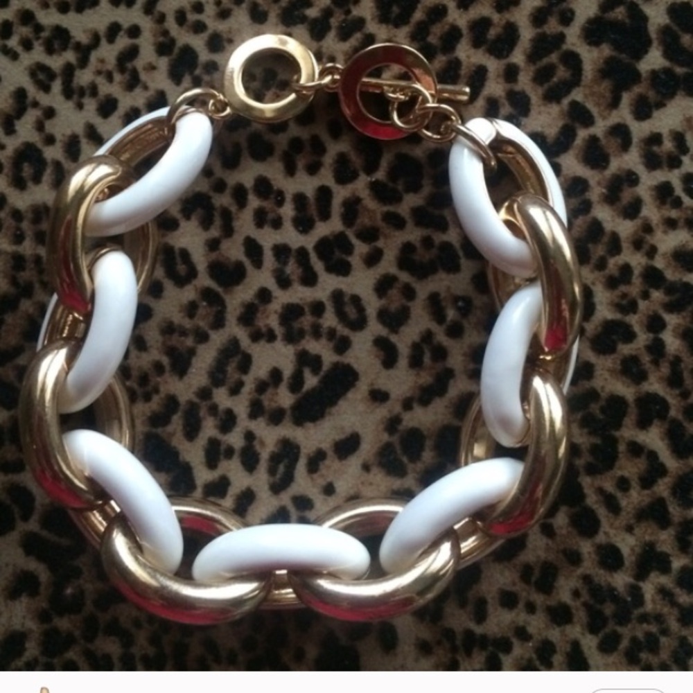 classic nautical bracelet  NWOT white with gold